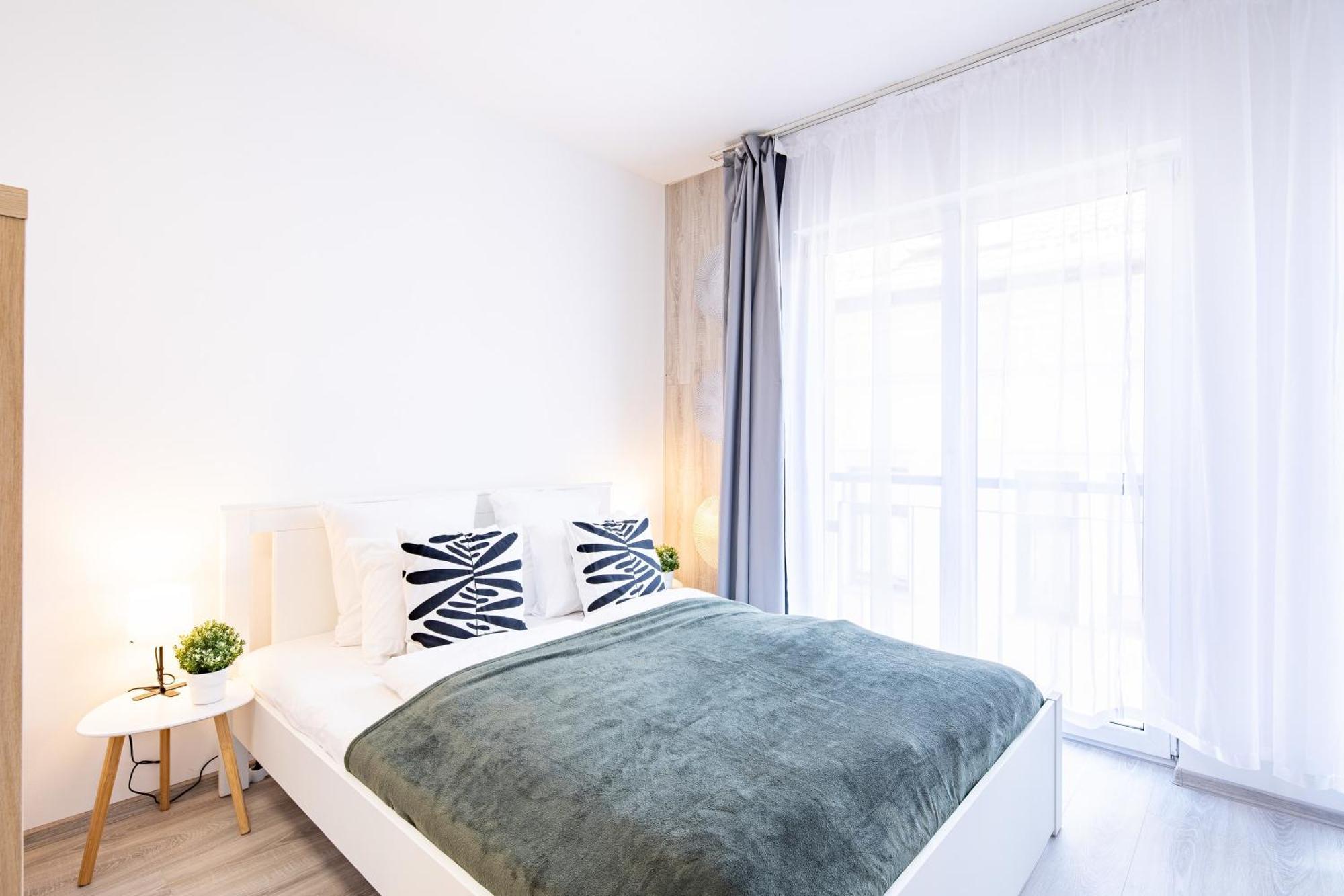 Ultra - Free Parking - Sunny Apartment *
